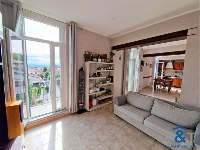 Appartamento con 5 locali in vendita in Via Binda, Besozzo