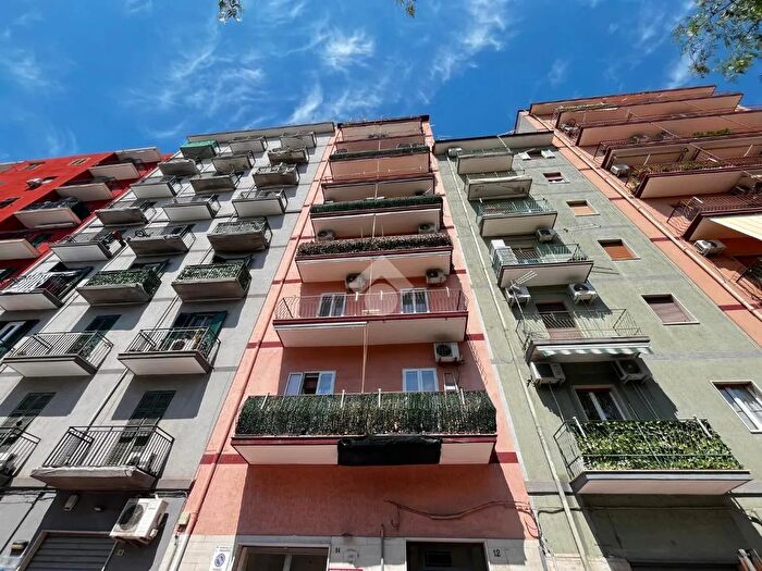 Appartamento bilocale in vendita in Via Aristosseno, Taranto