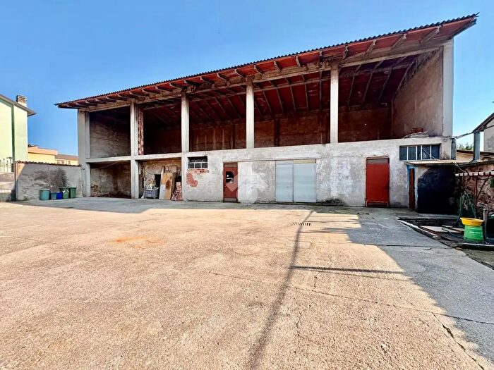 Casa quadrilocale in vendita in Via Bergamo, Mornico Al Serio