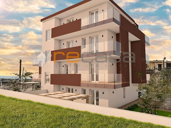 Appartamento trilocale in vendita in Via Monticelli, Salerno