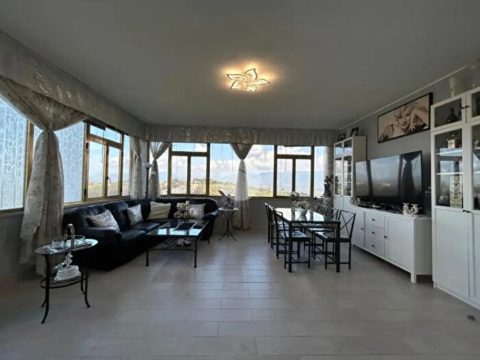 Casa con 8 locali in vendita in Strada delle Cese, Filacciano