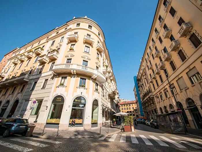 Appartamento bilocale in vendita in Via Urbano III, Milano