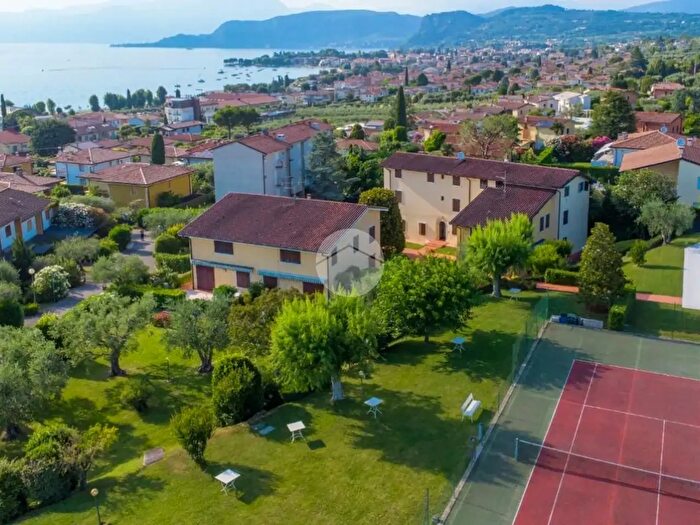 Appartamento con 5 locali in vendita in Via Vivaldi, Bardolino