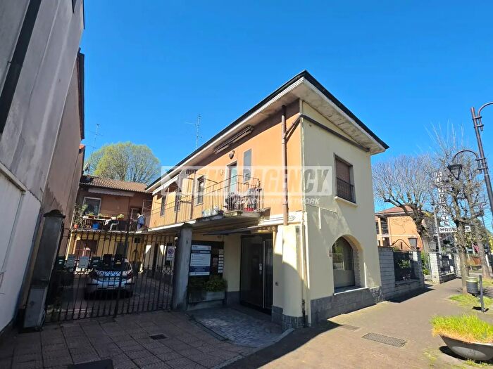 Appartamento bilocale in vendita in Via Garibaldi, Garbagnate Milanese