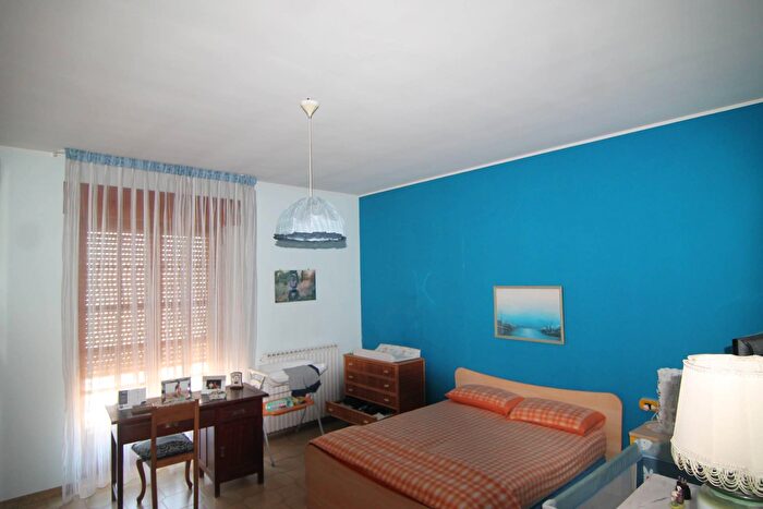 Appartamento con 7 locali in vendita in Via Novembre, Carosino