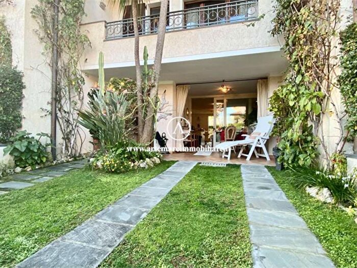 Casa con 6 locali in affitto in via pietro nenni, Caranna, Forte dei Marmi