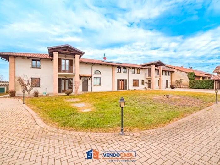 Casa con 6 locali in vendita in Via San Ciriaco, Genola