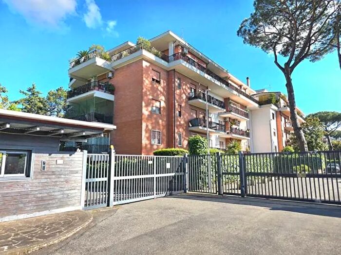 Appartamento trilocale in vendita in Via Cassia Roma Cassia, Roma