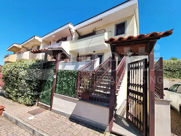 Appartamento trilocale in vendita in Via dei Ceraseti C, Marino