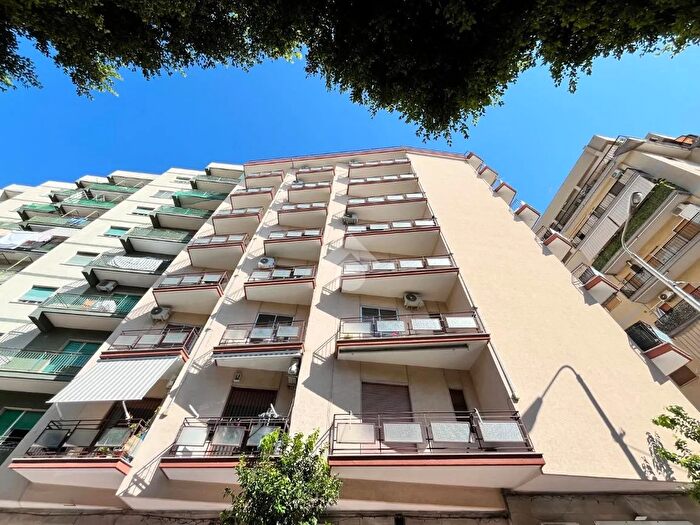 Appartamento trilocale in vendita in Via Marco Pacuvio, Taranto