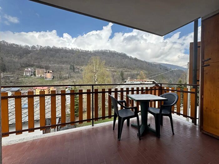 Appartamento trilocale in vendita in Via Ruata, Crissolo