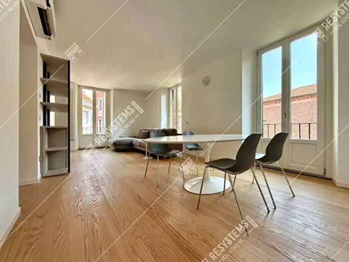 Appartamento trilocale in affitto in Via Filippo Corridoni, Milano