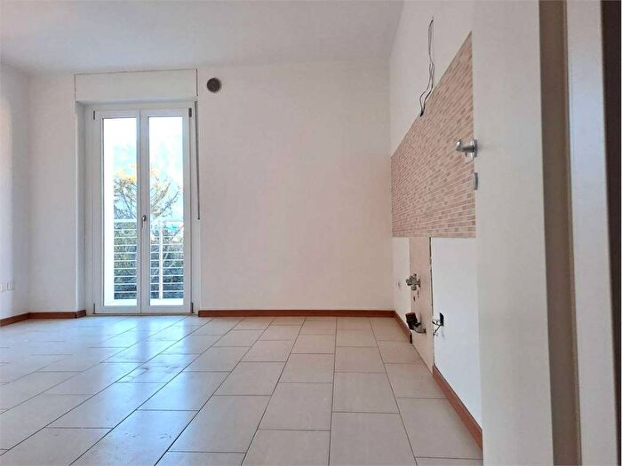 Appartamento trilocale in affitto in Via Abondi, Maccani Campotrentino, Trento