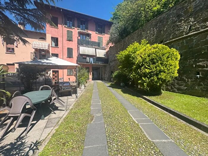 Appartamento bilocale in vendita in Via Largo Ochi, Capriolo