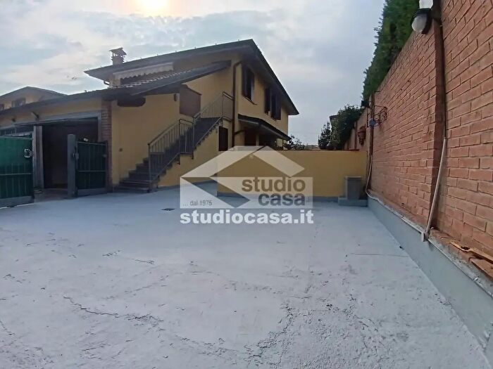Appartamento trilocale in vendita in Via Roma, Casaletto Vaprio