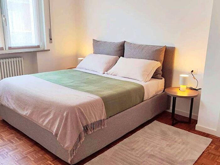 Appartamento trilocale in affitto in Via Privata Battista De Rolandi, Certosa, Milano