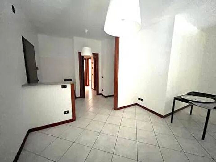Appartamento trilocale in affitto in Centro, Lavena Ponte Tresa