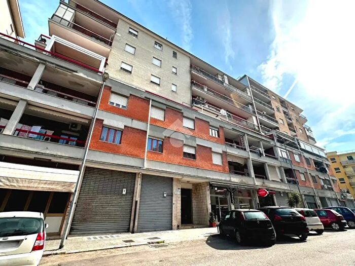 Appartamento quadrilocale in vendita in Via Luigi Dicuonzo, Barletta