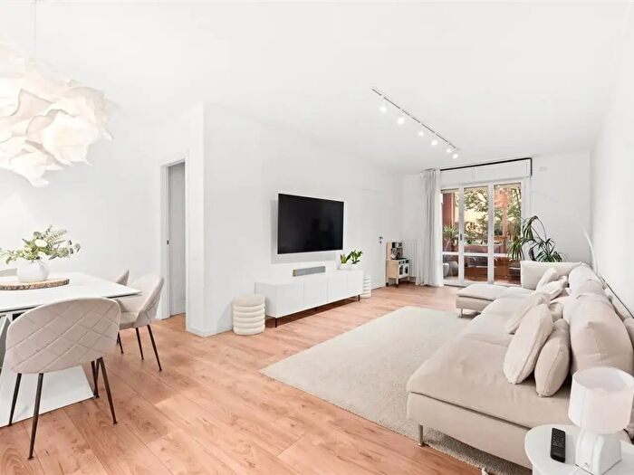 Appartamento trilocale in vendita in Via Nicola Romeo, Milano