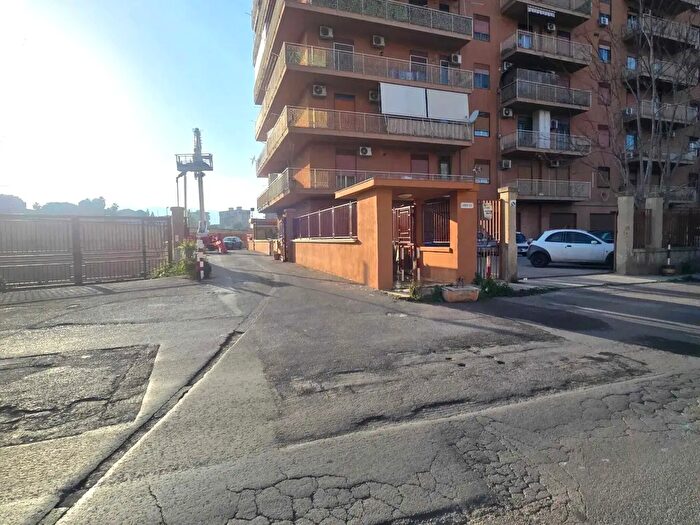 Appartamento quadrilocale in vendita in Via Os, Palermo