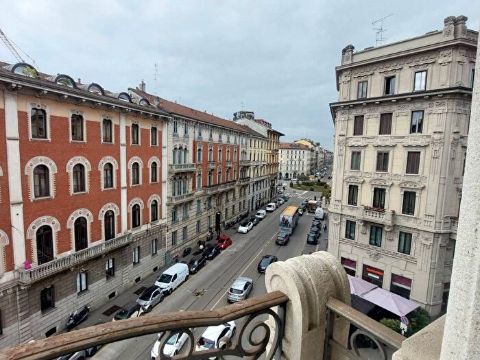 Appartamento trilocale in affitto in Via Giacomo Leopardi, Vincenzo Monti, Milano