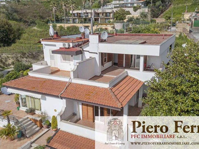 Casa con 6 locali in affitto in via vecchia delle vigne, Pozzuoli Alta, Pozzuoli