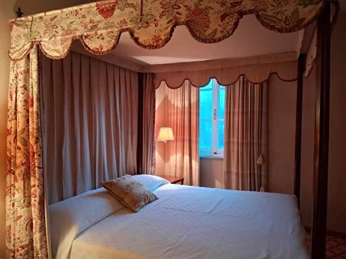 Casa con 20 locali in vendita in Lucca