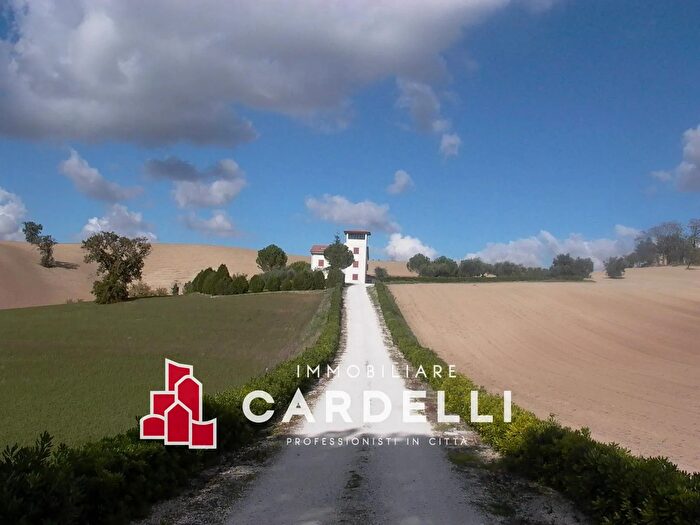 Casa con 6 locali in vendita in Contrada Botonto, Macerata