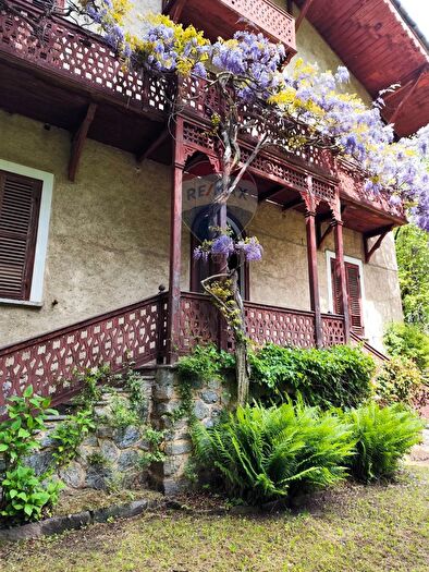 Casa con 14 locali in vendita in Groscavallo