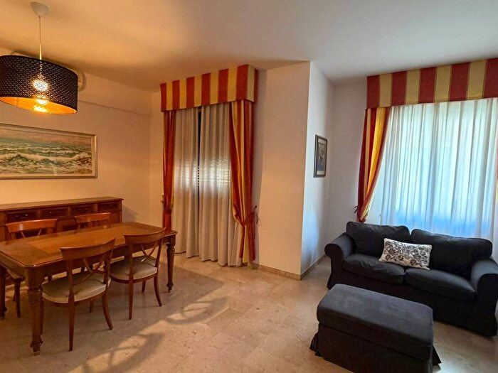 Appartamento con 5 locali in affitto in Viale Ponte dell'Ammiraglio, Quarto, Genova
