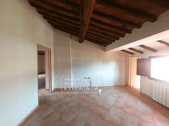 Appartamento trilocale in vendita in Via di Campo, Pescia