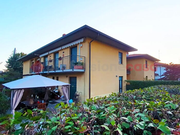Appartamento trilocale in affitto in Via Petrarca a, Cadorago