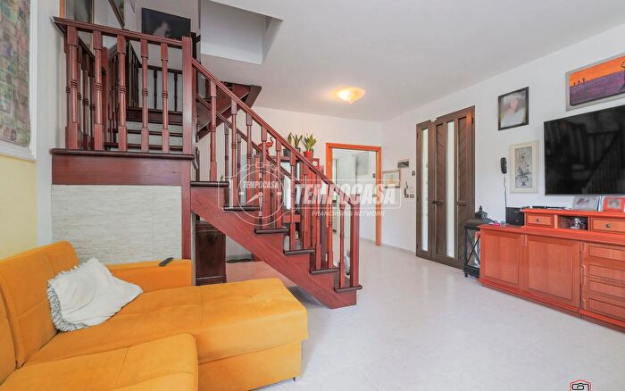 Appartamento con 6 locali in vendita in Via Flaminia, Riccione