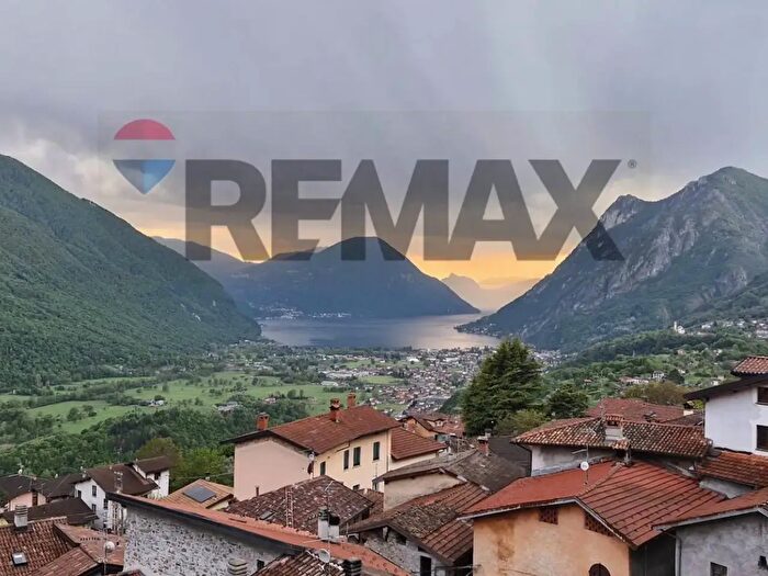 Casa con 5 locali in vendita in Via Vignola, Carlazzo
