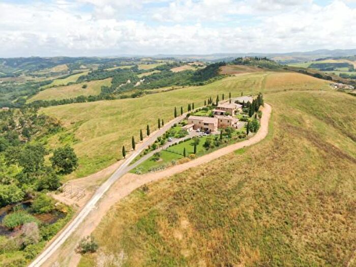 Casa con 6 locali in vendita in Località Vergelle, Montalcino