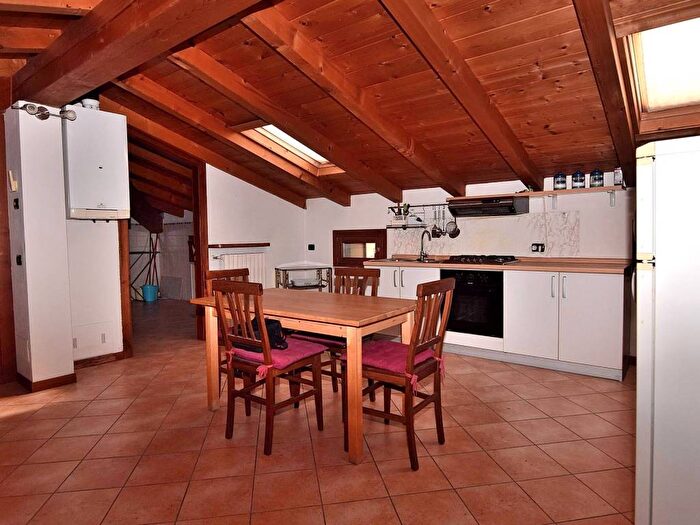 Appartamento trilocale in affitto in Borgo Venezia, Verona