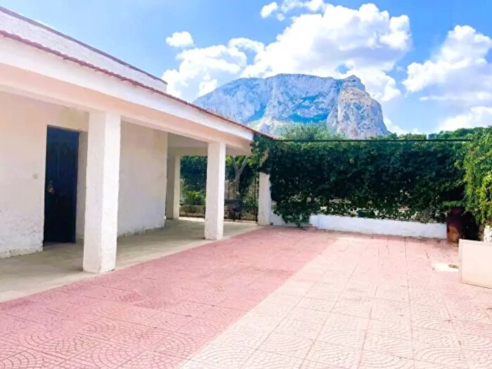 Casa bilocale in vendita in Via Fondo Orsa, Cinisi