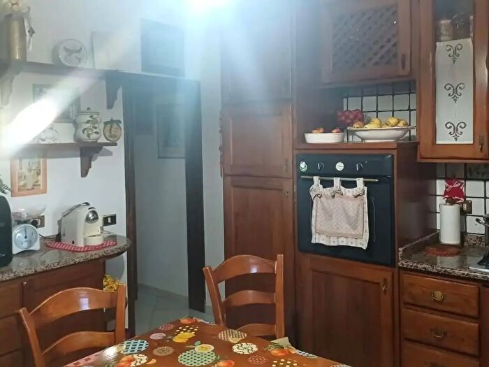 Casa quadrilocale in vendita in Cascina