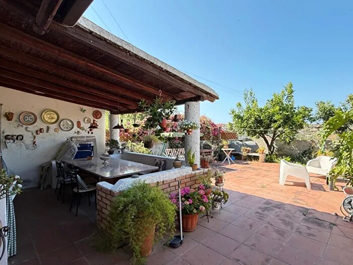 Casa bilocale in vendita in Faro Superiore Via Bottari, Messina