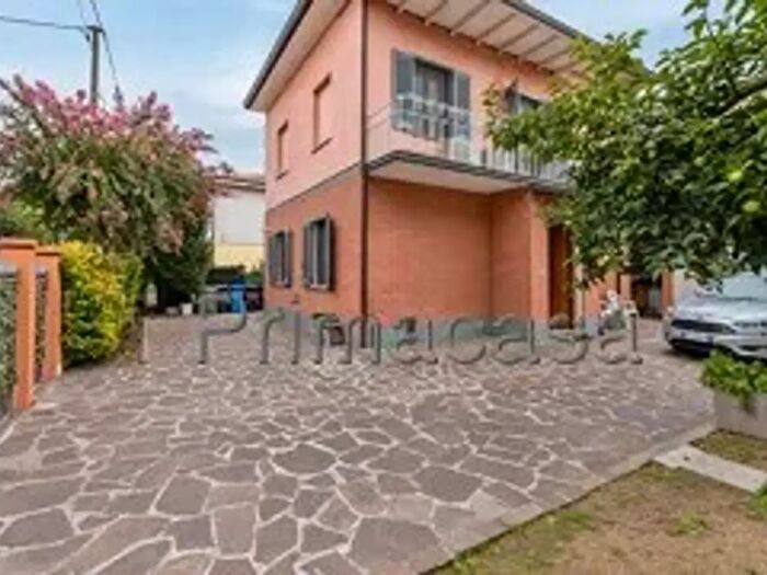 Casa quadrilocale in vendita in Via Tito Livio, Carpi