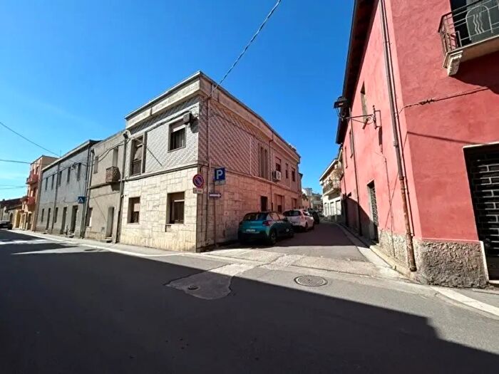 Casa con 7 locali in vendita in Via Leopardi, Serramanna