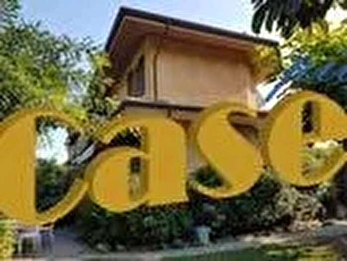 Casa con 9 locali in vendita in Seravezza