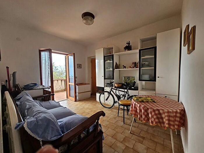 Appartamento trilocale in vendita in Via Dottor Domenico Cupido, Scalea