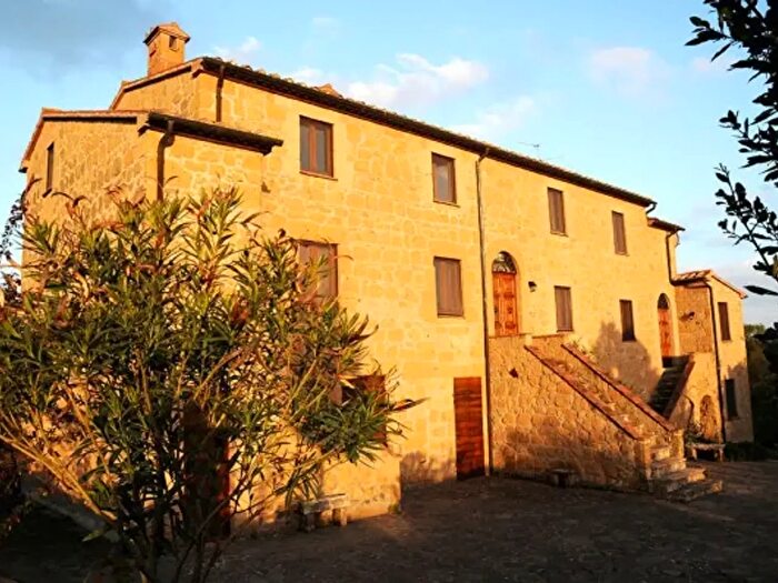 Casa con 6 locali in vendita in Località Naioli, Pitigliano