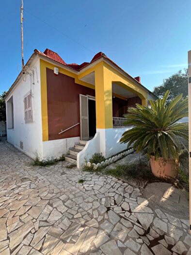 Casa quadrilocale in vendita in Viale Fiume Flumendosa, Castel Volturno