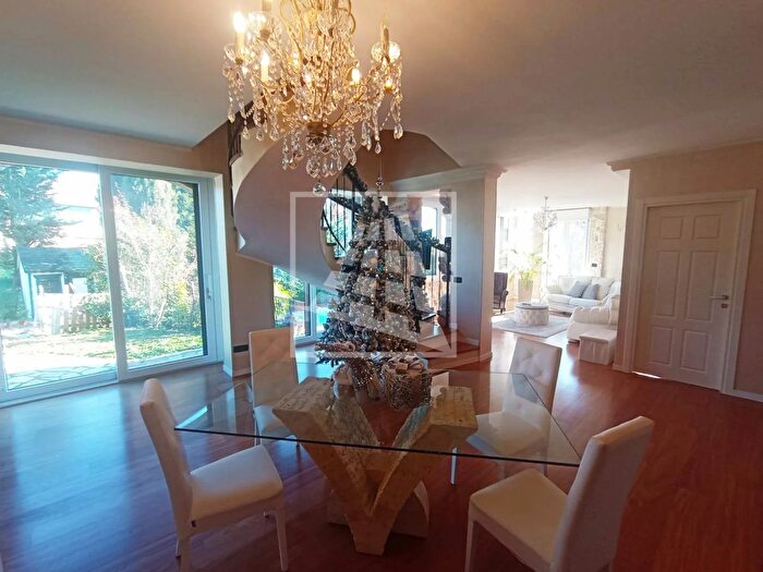 Casa con 5 locali in vendita in Via Giuseppe di Vittorio, Quattro Castella