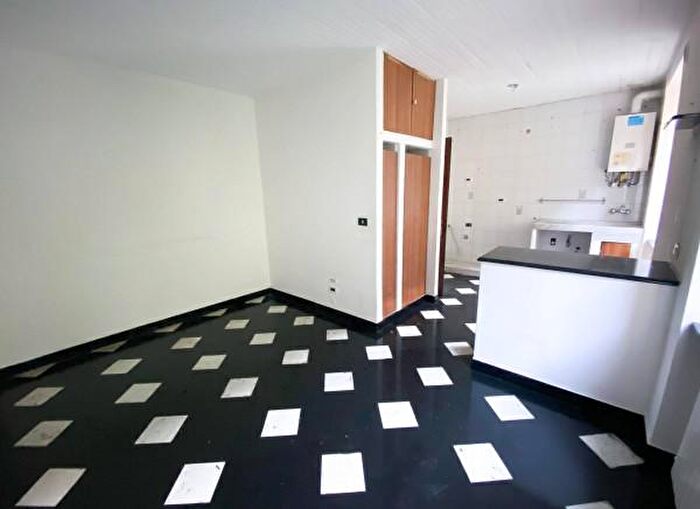 Appartamento con 5 locali in vendita in Via Antonio Burlando, Genova