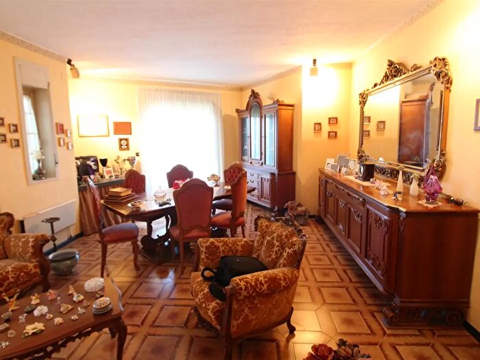 Appartamento con 6 locali in vendita in Via Palmiro Togliatti, Carlentini