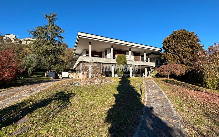 Casa con 10 locali in vendita in Strada Madonna delle Grazie, Rosignano Monferrato