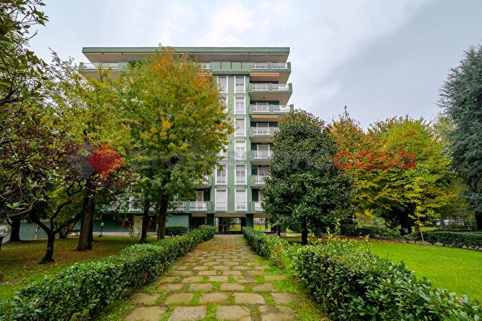 Appartamento trilocale in vendita in Viale Lombardia, Buccinasco